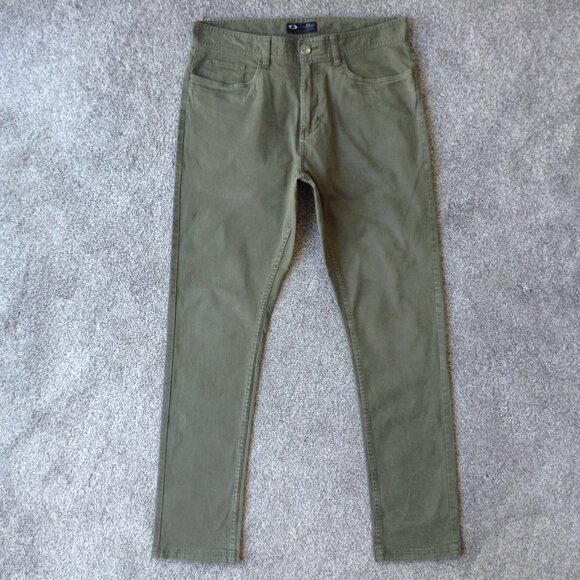 ⭐OAKLEY’S REGULAR FIT PANTS in Olive, size 33 x 32⭐ - Picture 1 of 6